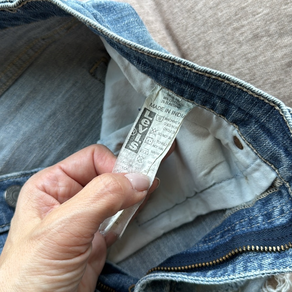 Vintage Levi’s Denim Distressed Women Shorts 27 - Picture 3 of 3